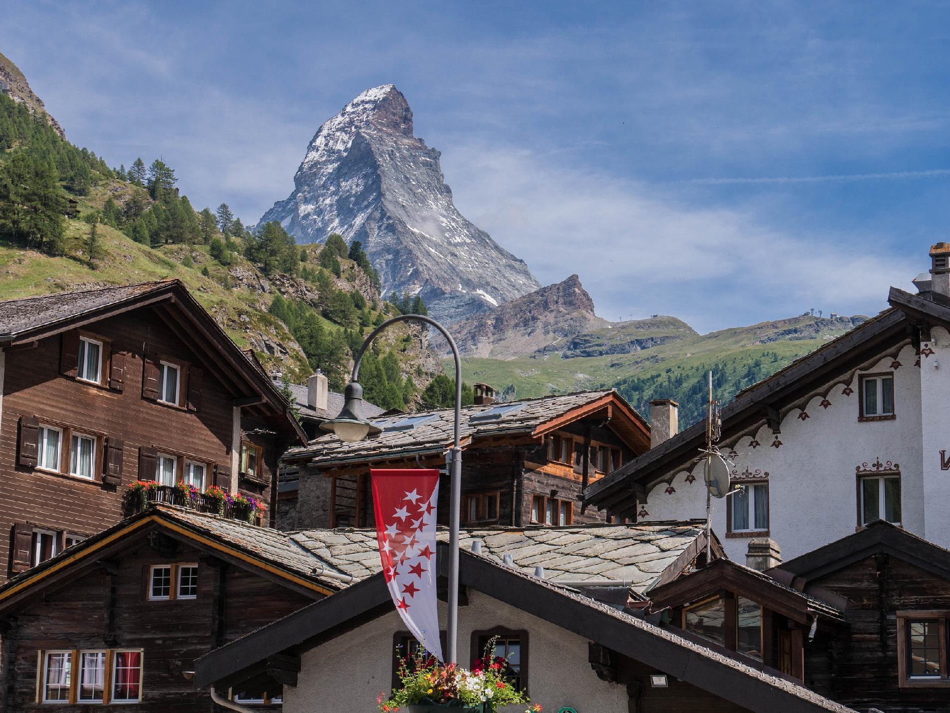 SVÁJC NAGYKÖRUTAZÁS - KÖNNYED GYALOGTÚRÁKKAL - Túrázunk a Mont Blanc és a Matterhorn lábánál valamint a vízesések völgyében: Laute fotó