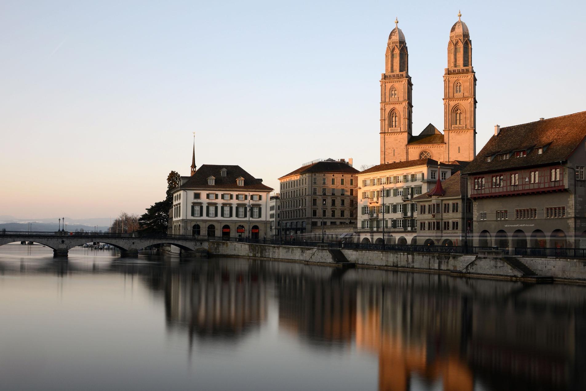 A SVÁJCI ALPOK LEGSZEBB CSÚCSAI - A Pilátus és a Jungfrau világa, Ticino mediterrán tóvidéke: Luganoi, Comoi- és a Garda-tó fotó